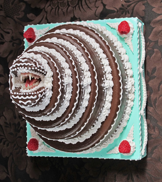 Illustration for article titled If H.R. Giger were a pastry chef, his cakes might look something like this